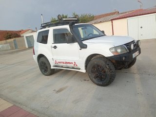 Mitsubishi Montero 2005