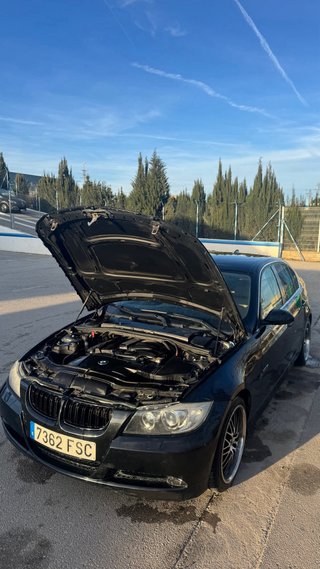 BMW e90 320i
