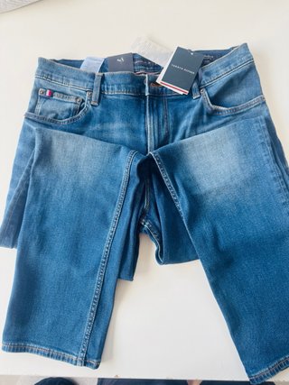 Pantalón vaquero Tommy Hilfiger moderno talla31x30