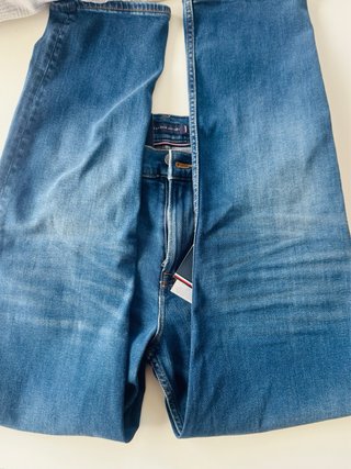 Pantalón vaquero Tommy Hilfiger moderno talla31x30