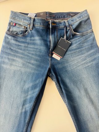 Pantalón vaquero Tommy Hilfiger moderno talla31x30