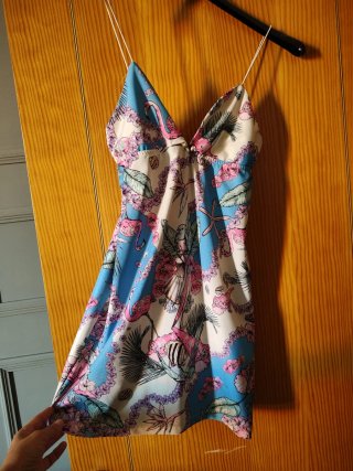 Vestido lencero satén estampado flamenco