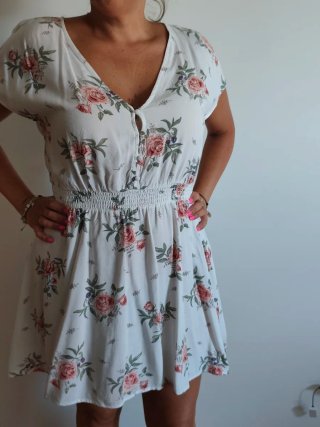 Vestido floral blanco y rosa
