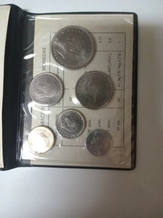 Monedas Mundial España 82.        Tres estuches