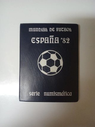 Monedas Mundial España 82.        Tres estuches