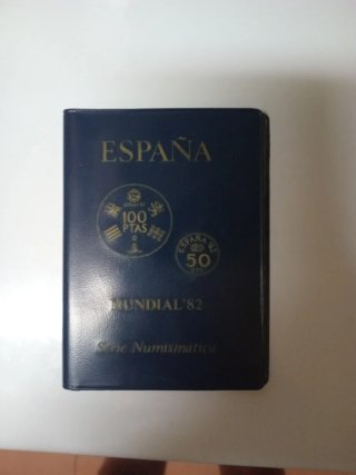 Monedas Mundial España 82.        Tres estuches