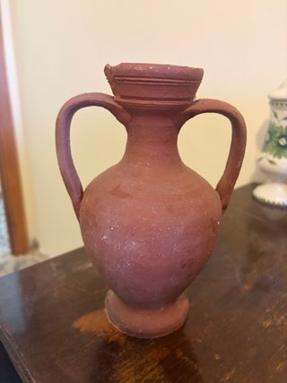 Jarrón de terracota marrón