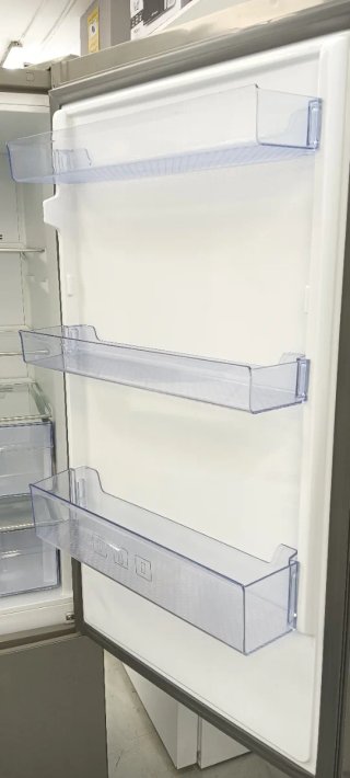 Nevera  combi Beko plateada con oferta