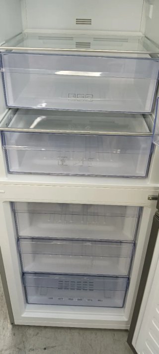 Nevera  combi Beko plateada con oferta