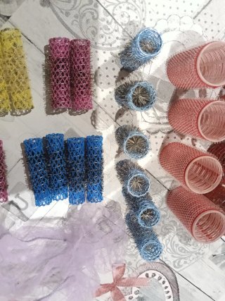 Lote rulos y pinzas para el pelo