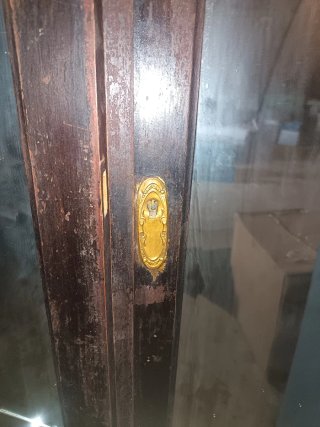 Armario vintage madera y cristal