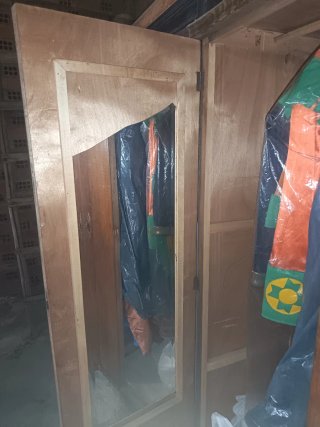 Armario vintage de madera