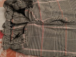 Pantalones de vestir negros y marrones