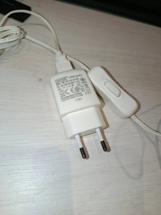 Lámpara de escritorio LED azul