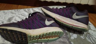 Zapatillas Nike Moradas y Blancas