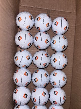 24 Bolas de Golf TaylorMade PIX Perla.