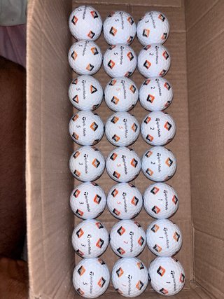 24 Bolas de Golf TaylorMade PIX Perla.