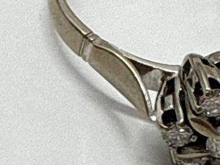 anillo oro 18k con piedra con diamante