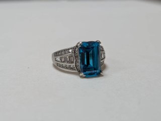 Anello in Argento con Pietra Blu