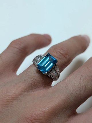 Anello in Argento con Pietra Blu