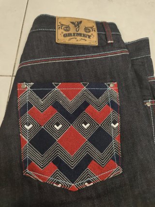 Nuevo único Pantalón corto vaquero Grimey bordado