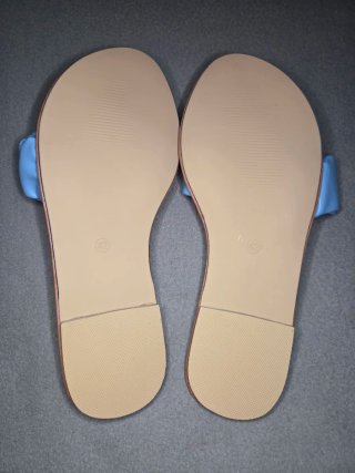Sandalias azules engomadas T.42