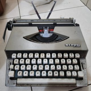 12 maquinas de escribir antiguas