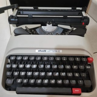12 maquinas de escribir antiguas