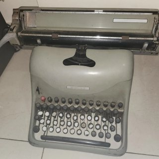 12 maquinas de escribir antiguas