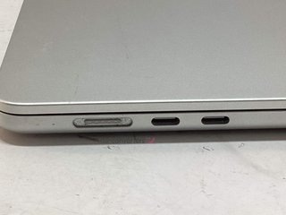 portatil apple apple macbook air m4 10-core 4.4 15 (10gpu) (2025) (a3241)