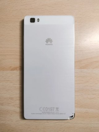 Huawei P8 Lite + 5 custodie e cavo
