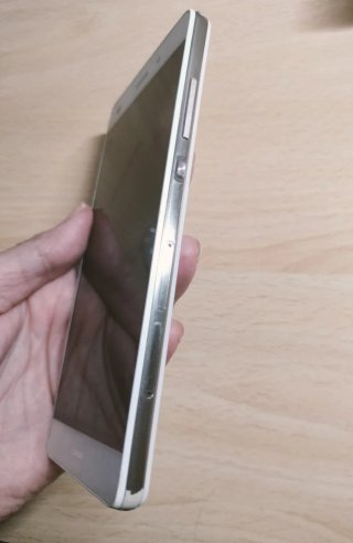 Huawei P8 Lite + 5 custodie e cavo