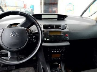 1049376 centralita motor uce 9661204380 citroen c4