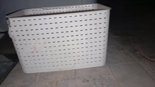 Caja de almacenamiento de plástico blanco
