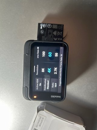 Insta360 Ace Pro 2 Cámara Negra y Roja