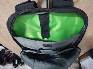 Mochila HP Negra y Verde