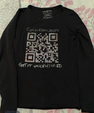Camiseta Calvin Klein Jeans QR Plateada Talla S