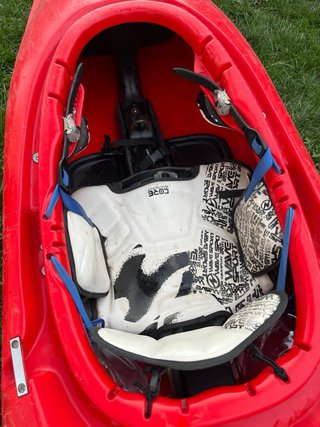 Kayak acque agitate Recon 83