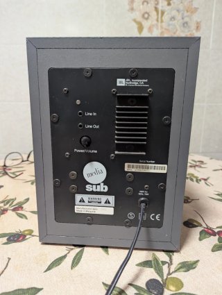 Subwoofer JBL Beige y Gris