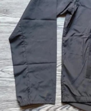 Chaqueta deportiva Nike con capucha y bolsillos