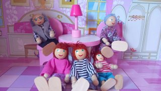 Casita de muñecas de madera rosa