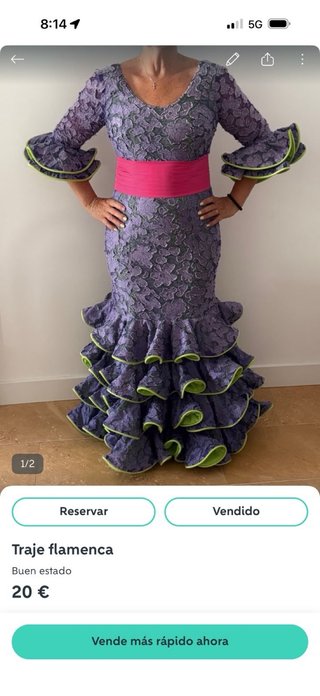 Traje de flamenca morado con volantes