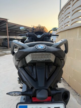 BMW Maxi Scooter Negra y Gris