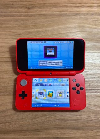 Nintendo 2DS XL Edición Pokéball + Juegos