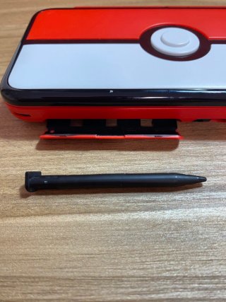 Nintendo 2DS XL Edición Pokéball + Juegos