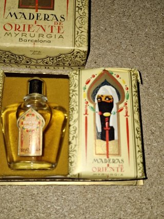 Madera de Oriente Myrugia Perfume Caja