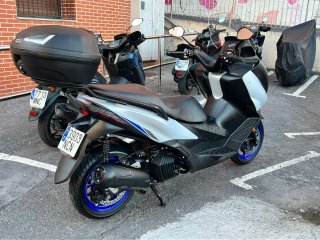 Zontes 125 E Maxi Scooter
