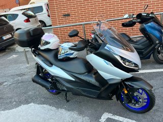 Zontes 125 E Maxi Scooter