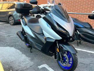 Zontes 125 E Maxi Scooter
