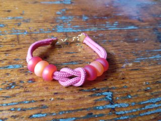 Braccialetto corda con perline sfumate